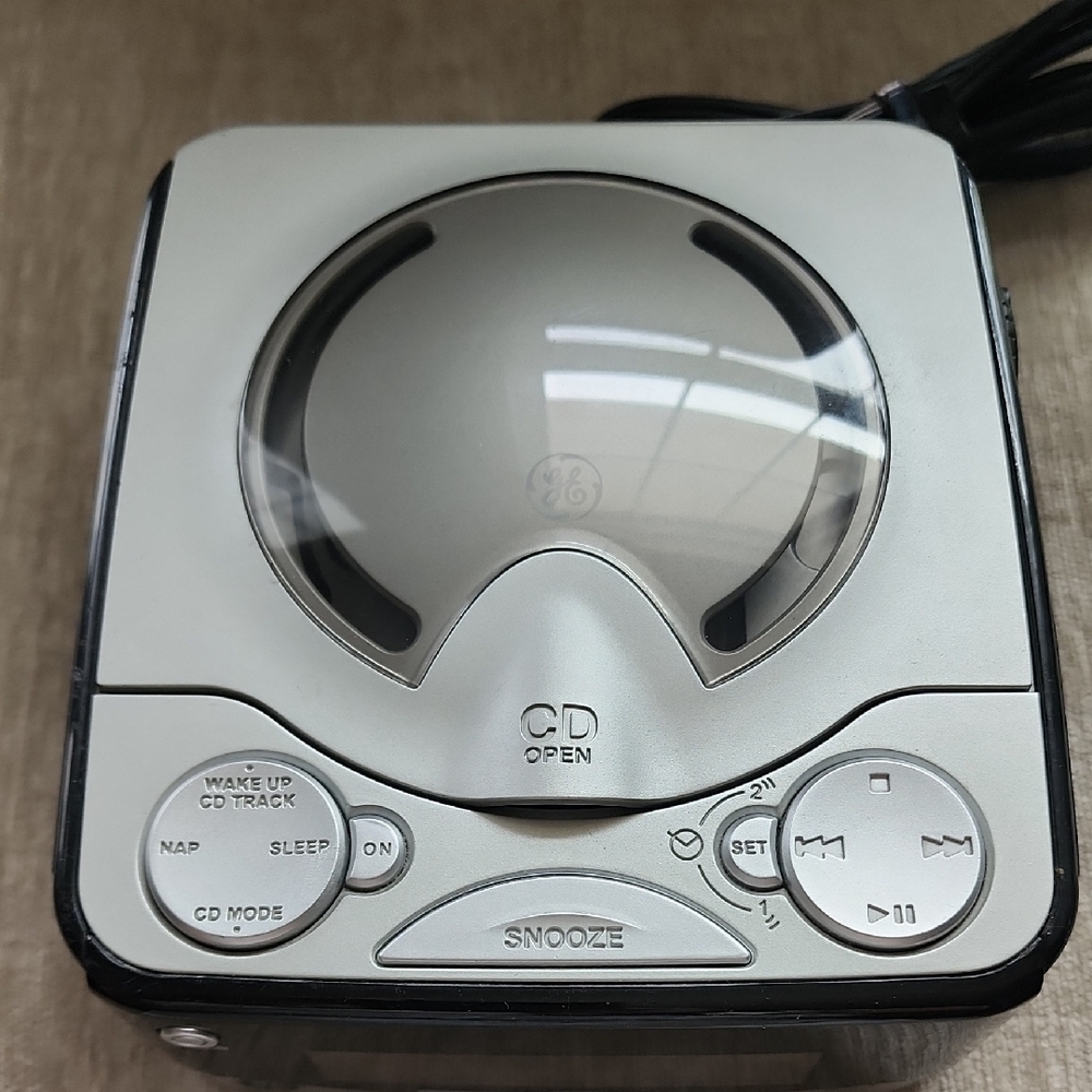 Silver Portable CD Player with Snooze Function